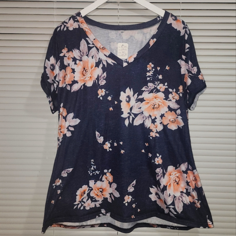 Amazon - XXL - Blue Flowery Top